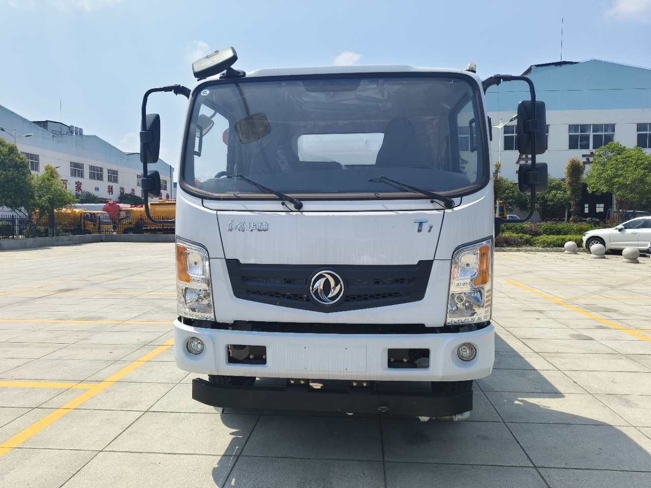 國(guó)六10立方東風(fēng)華神T1灑水車